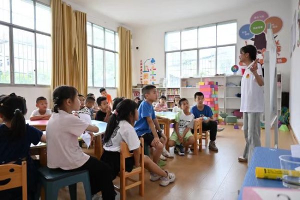 赢正通 上大实践团队送教下乡，为贵州山区孩子上“推普+渔文化”课